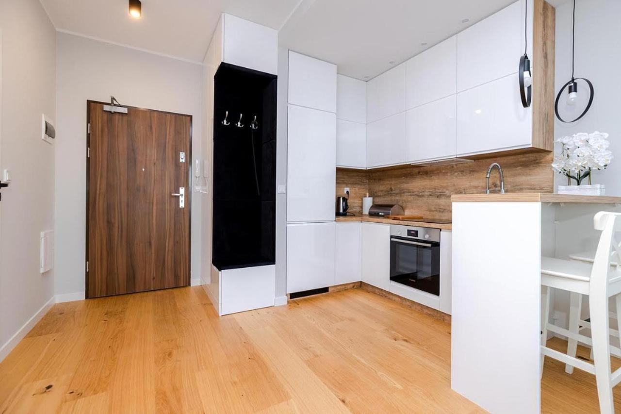 Apart D&K Free Parking Komputerowa 8 Apartment Varşovia Exterior foto
